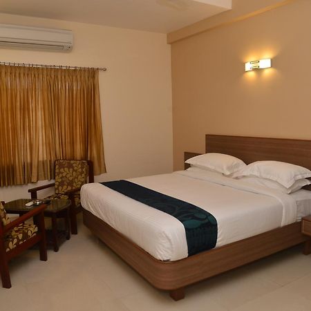 Sri Balaji Hotels Tiruchengodu Exteriér fotografie