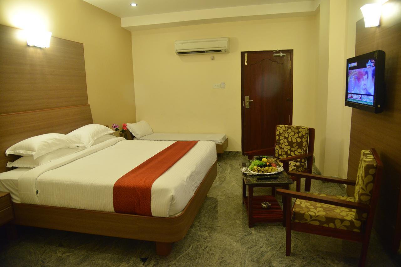 Sri Balaji Hotels Tiruchengodu Exteriér fotografie