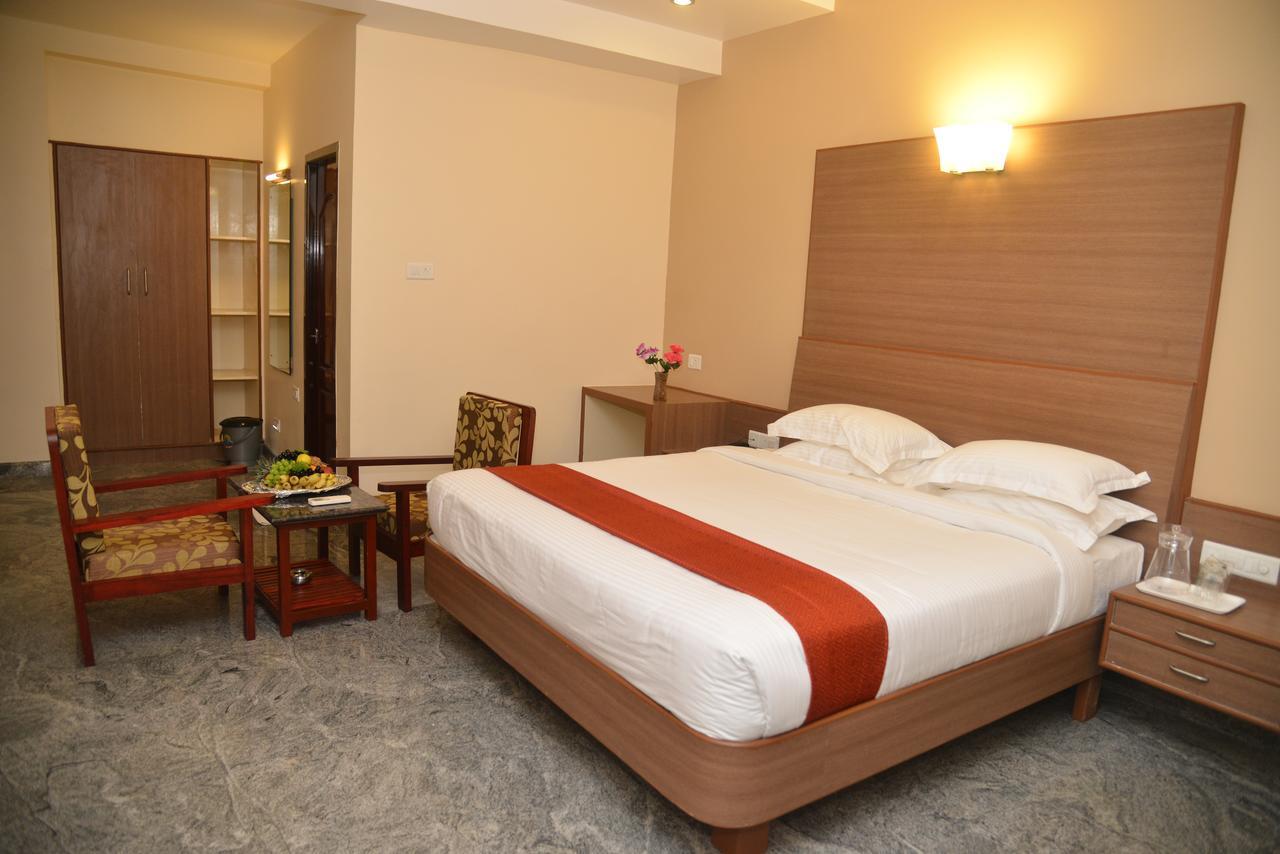 Sri Balaji Hotels Tiruchengodu Exteriér fotografie