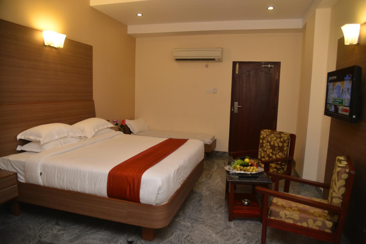 Sri Balaji Hotels Tiruchengodu Exteriér fotografie